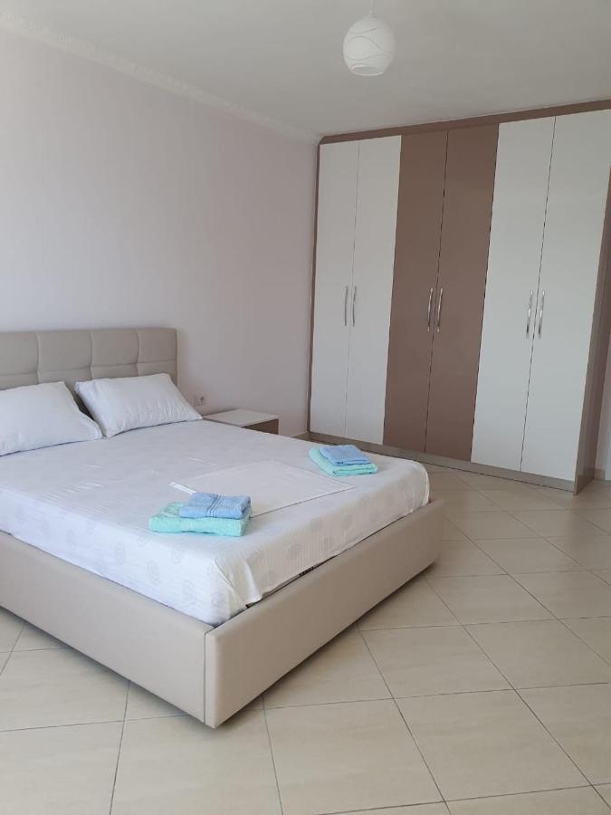 Xhulio Apartments ซารานเดอ ภายนอก รูปภาพ