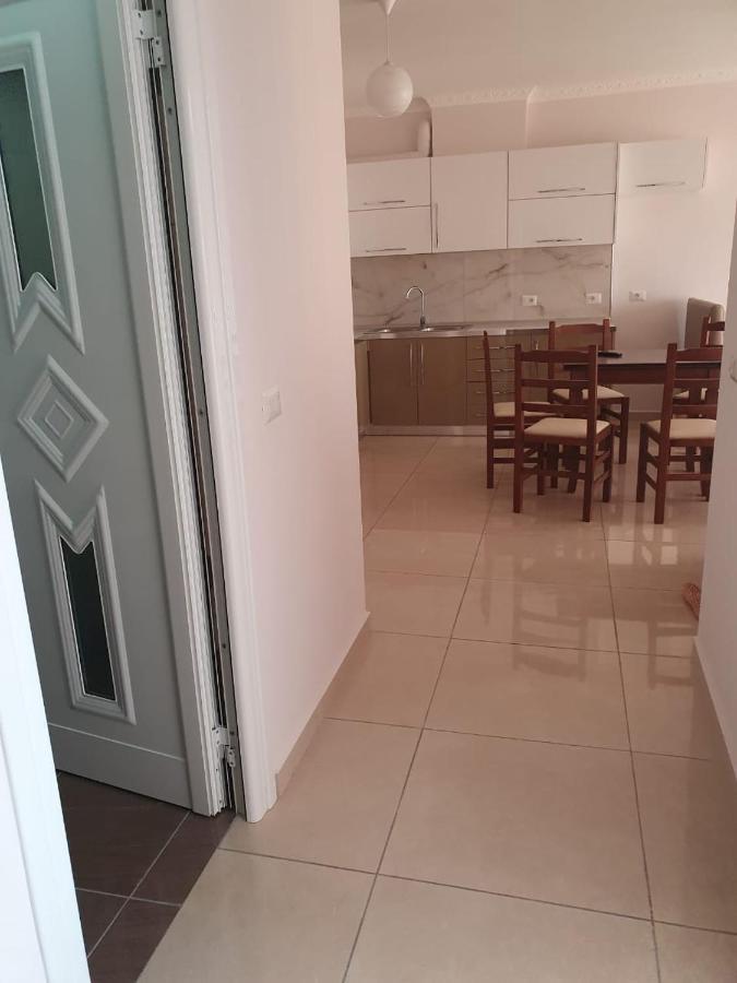 Xhulio Apartments ซารานเดอ ภายนอก รูปภาพ