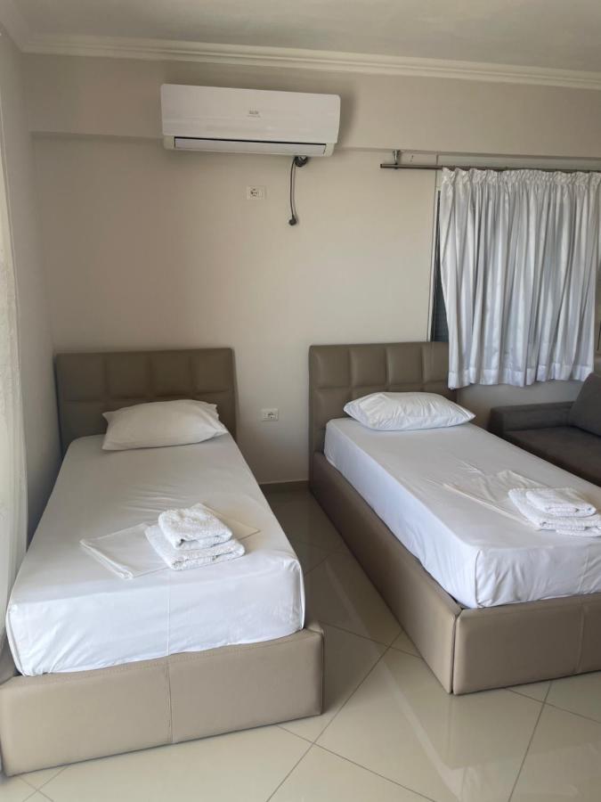 Xhulio Apartments ซารานเดอ ภายนอก รูปภาพ