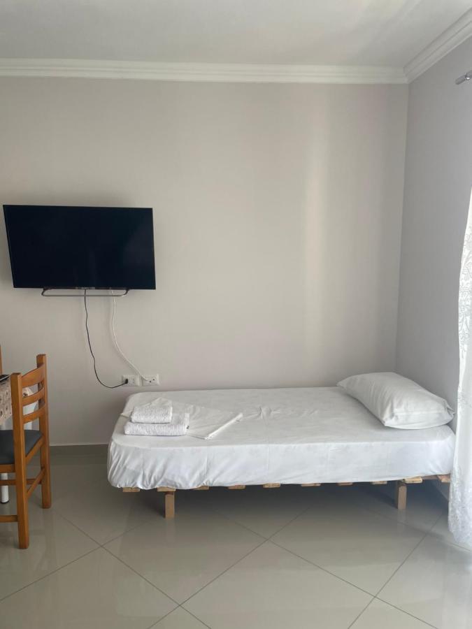 Xhulio Apartments ซารานเดอ ภายนอก รูปภาพ
