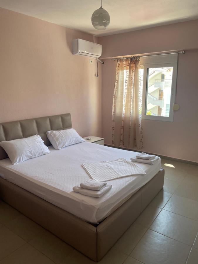 Xhulio Apartments ซารานเดอ ภายนอก รูปภาพ