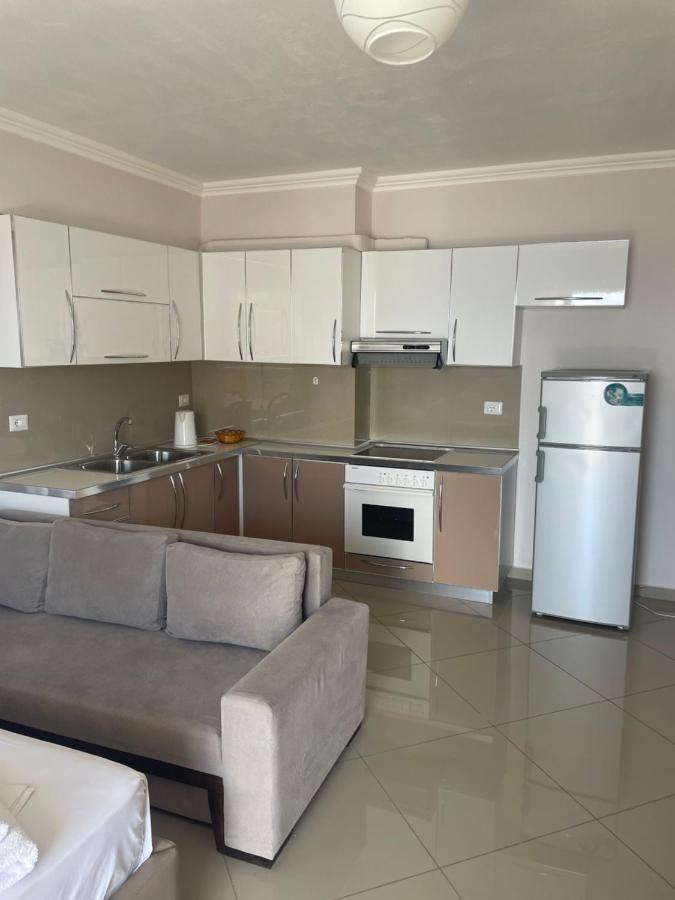 Xhulio Apartments ซารานเดอ ภายนอก รูปภาพ