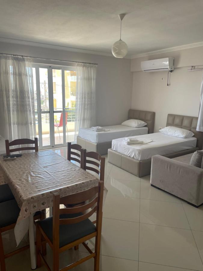 Xhulio Apartments ซารานเดอ ภายนอก รูปภาพ