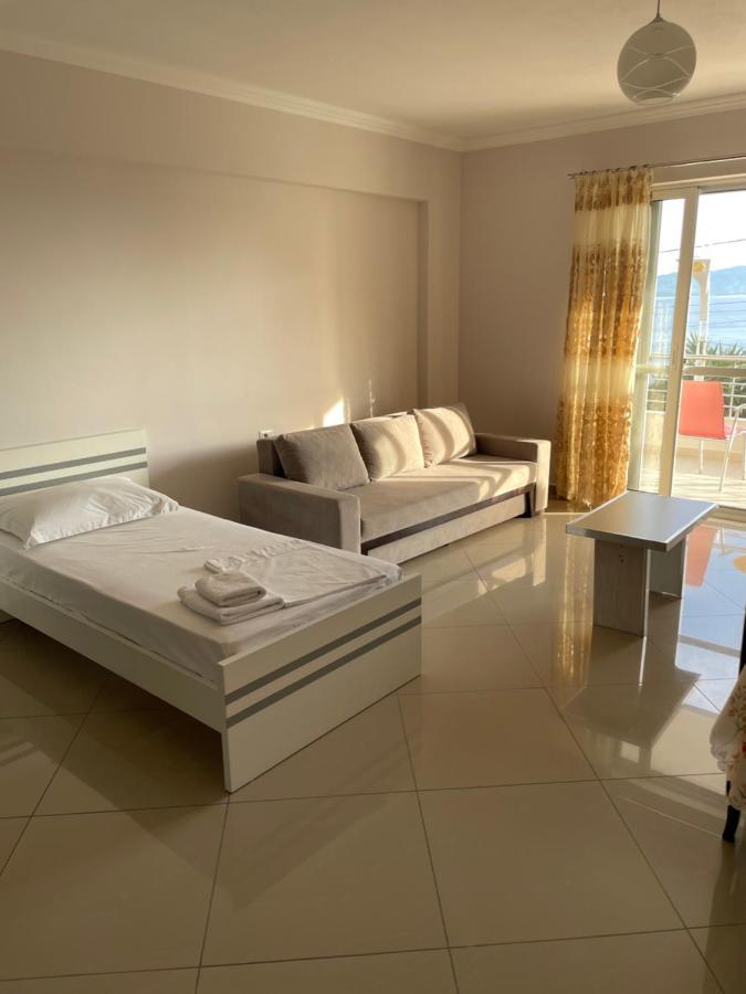 Xhulio Apartments ซารานเดอ ภายนอก รูปภาพ