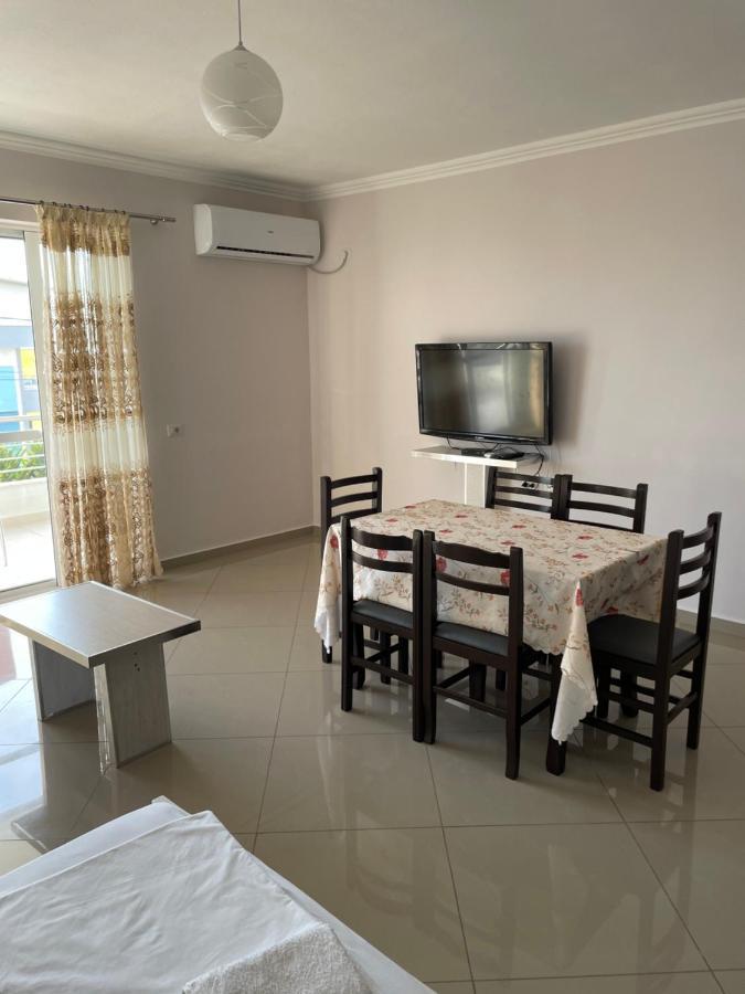 Xhulio Apartments ซารานเดอ ภายนอก รูปภาพ