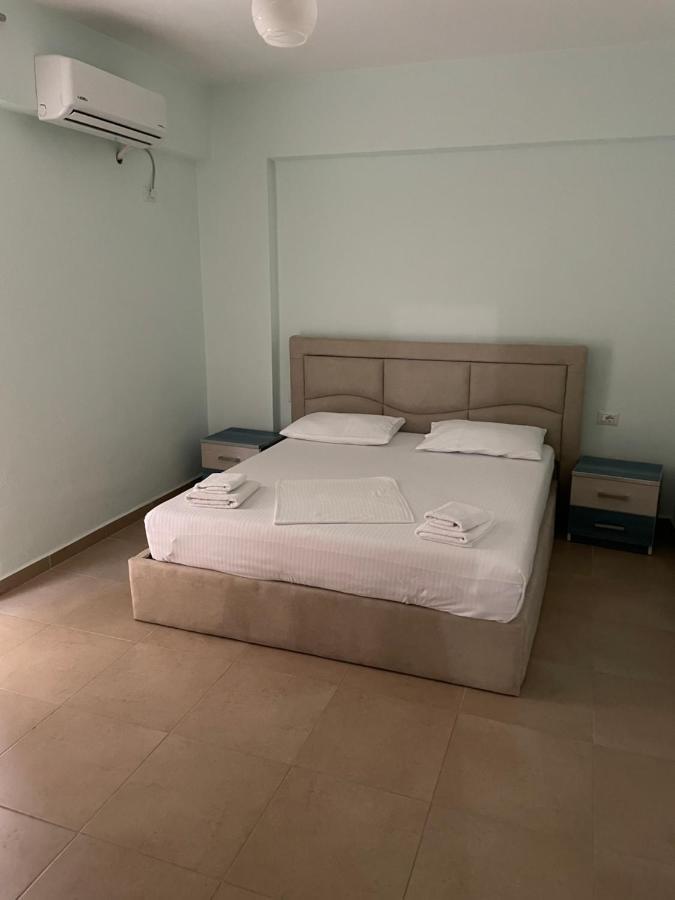 Xhulio Apartments ซารานเดอ ภายนอก รูปภาพ