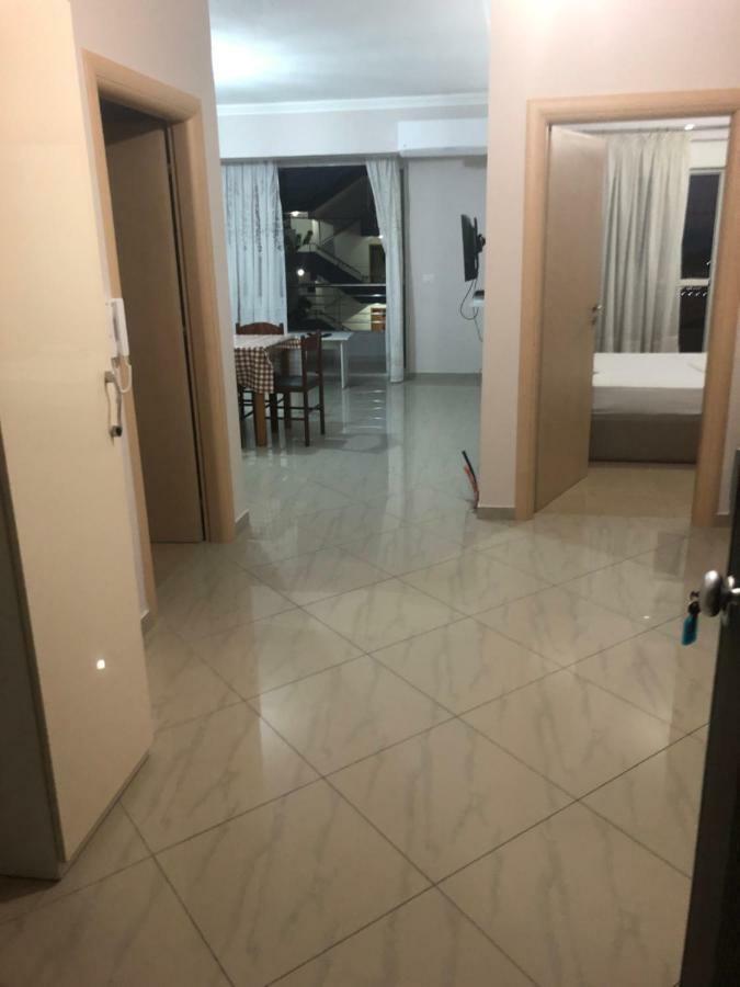 Xhulio Apartments ซารานเดอ ภายนอก รูปภาพ